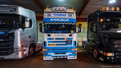 20251019-Tom-Holding-00425